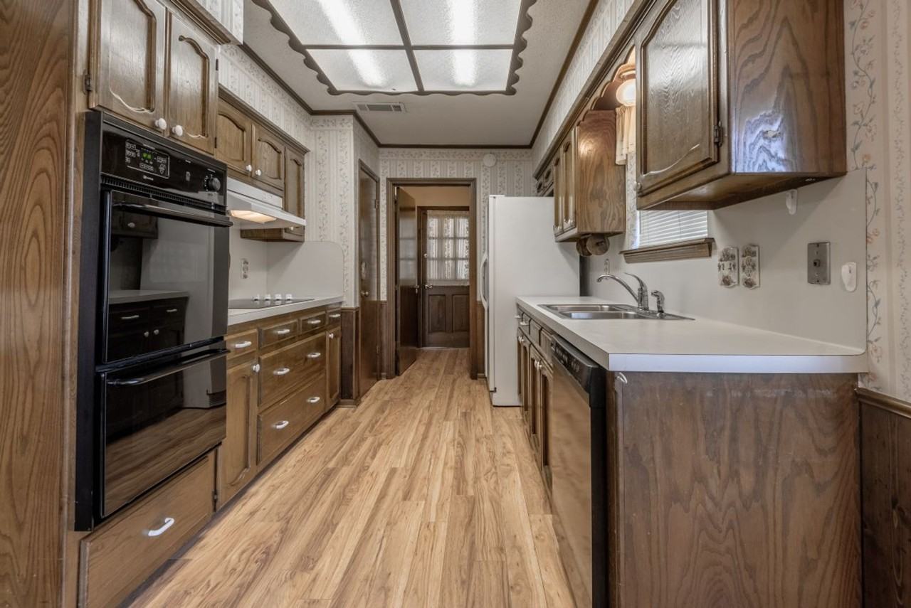 14823 Stoneberg Ave - Photo 2 of 16