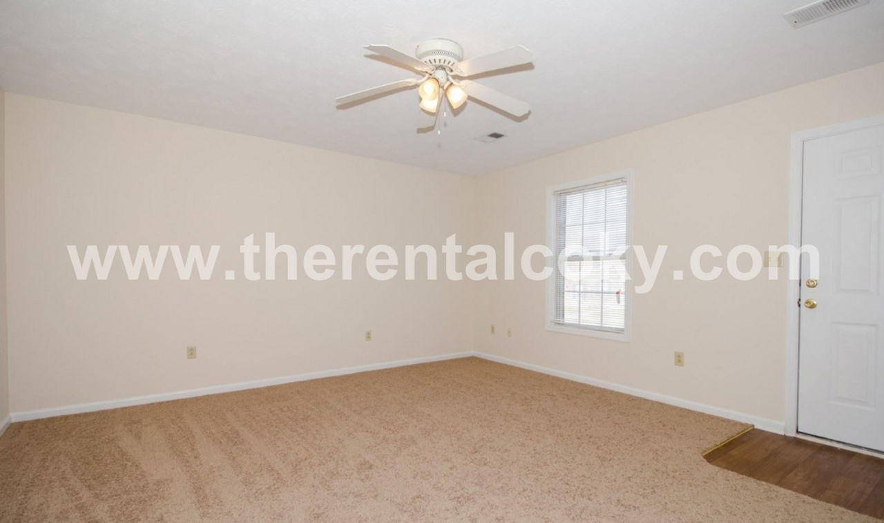 1118 Richmond Green - Photo 3 of 7