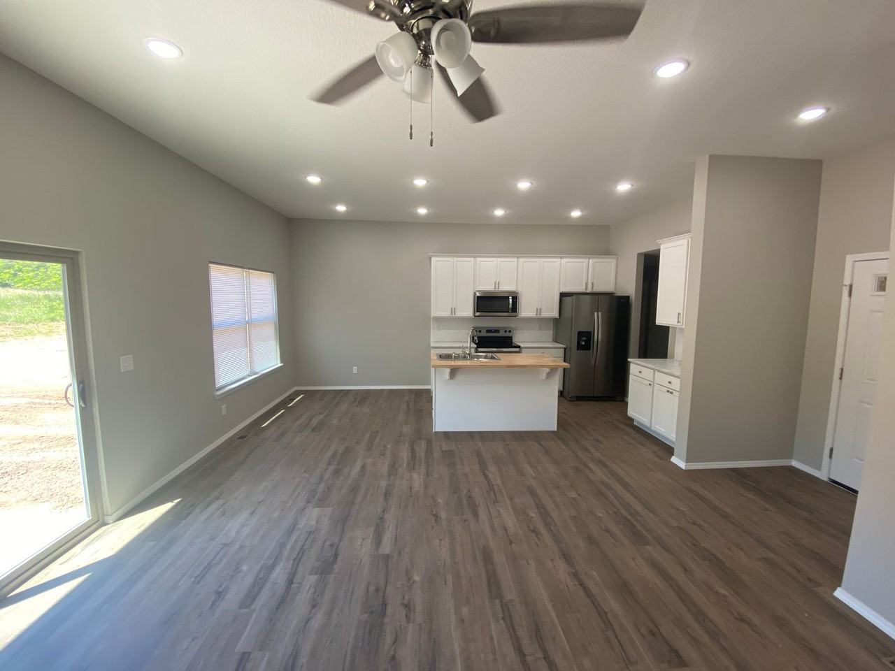 426 E Logan St - Photo 2 of 15