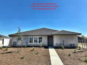 2413 Oakmont Cir - Photo 1 of 1