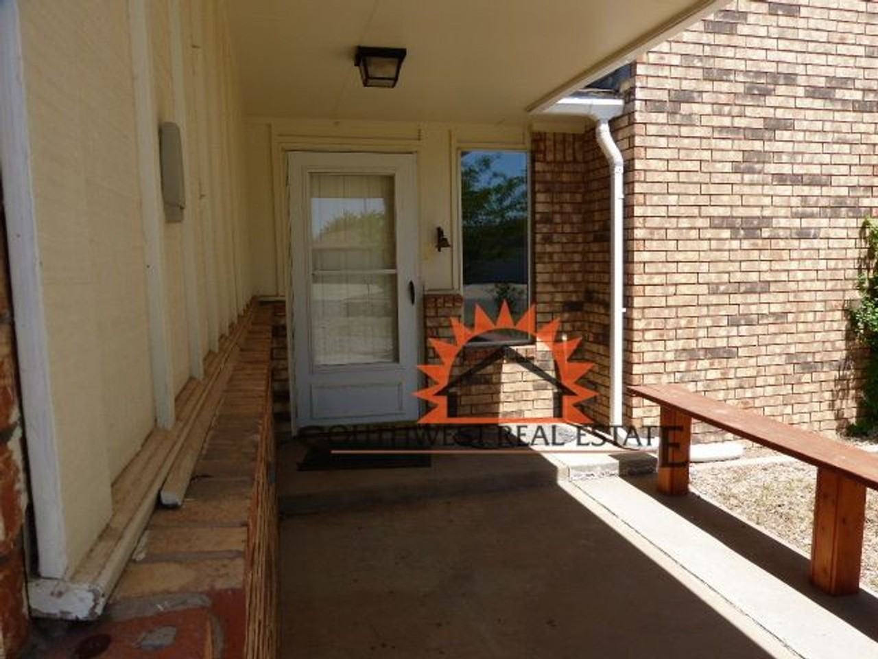 136 Summer Ct - Photo 2 of 23