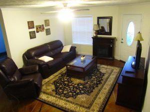 1311 E Boulevard St Apt C - Photo 5 of 7