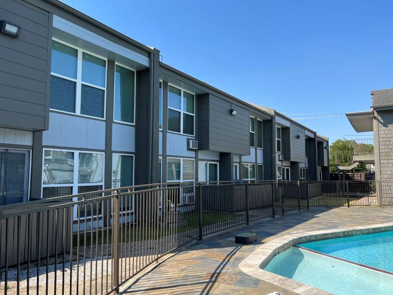 Leaf Hollow Apartments & Townhomes - Photo 4 of 50