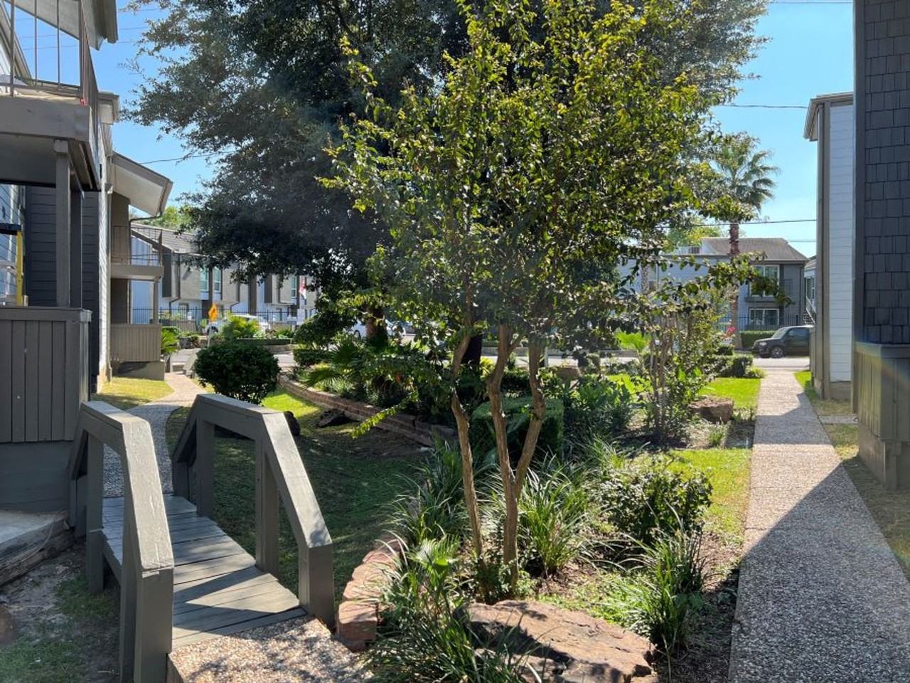 Leaf Hollow Apartments & Townhomes - Photo 5 of 50