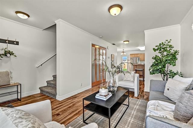 1196 W Melrose St #1 - Photo 3 of 19