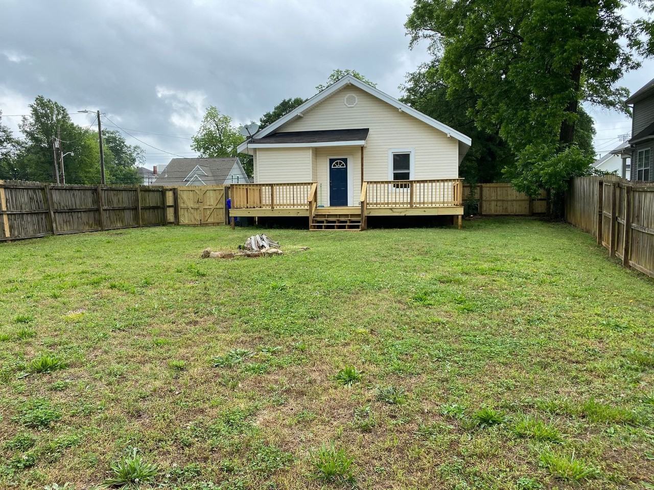 105 Arlington Ave - Photo 3 of 18