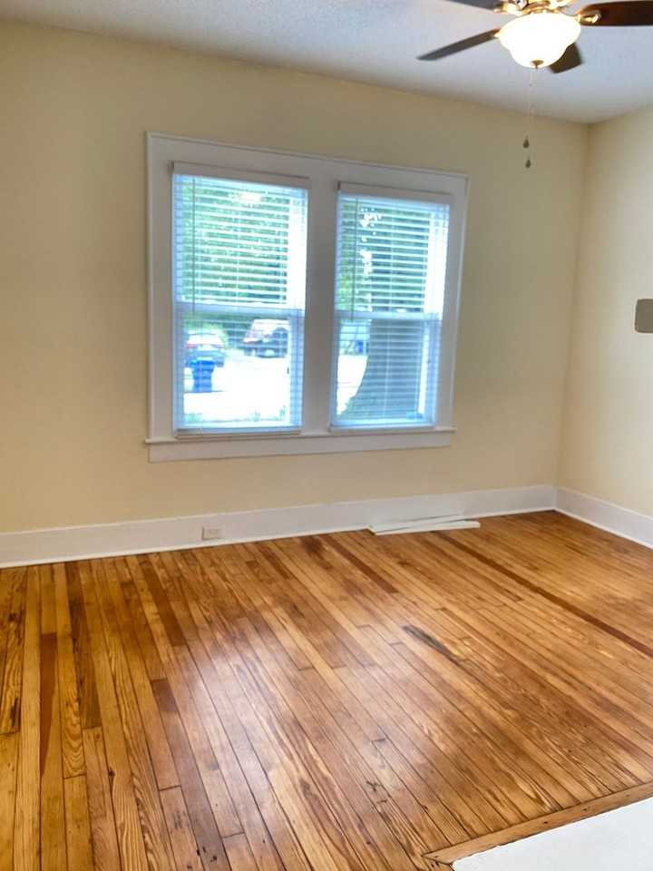 105 Arlington Ave - Photo 6 of 18