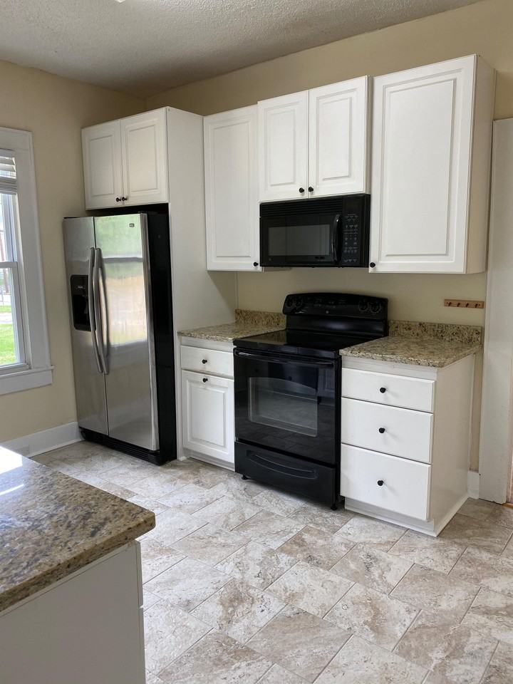 105 Arlington Ave - Photo 4 of 18