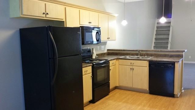 13 Pine Meadow Cir #1 - Photo 3 of 12