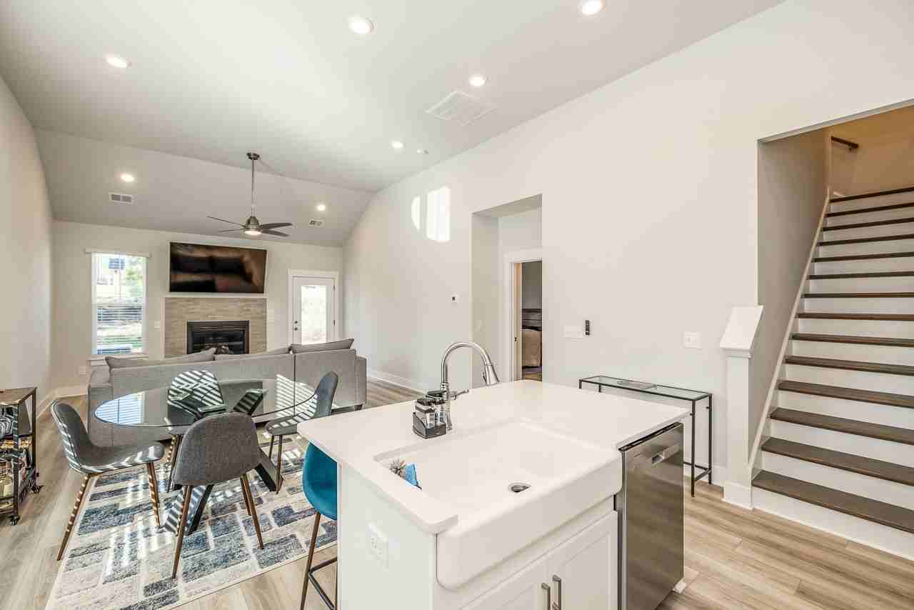 201 Woodhouse Way #1 - Photo 2 of 12