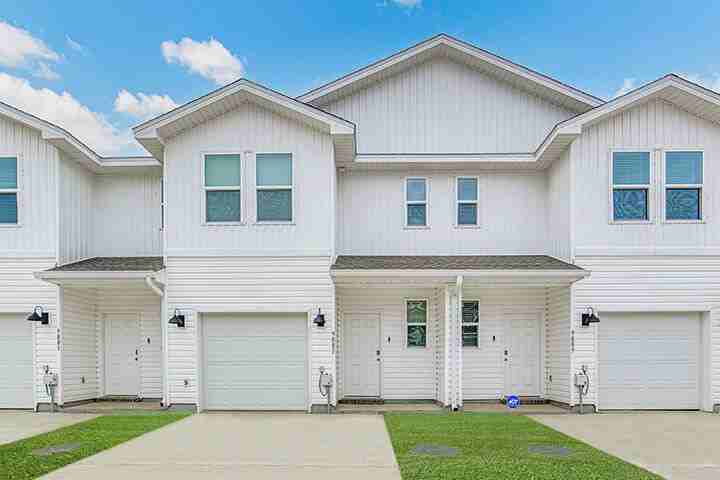 9888 Mcluvin Rd - Photo 2 of 25