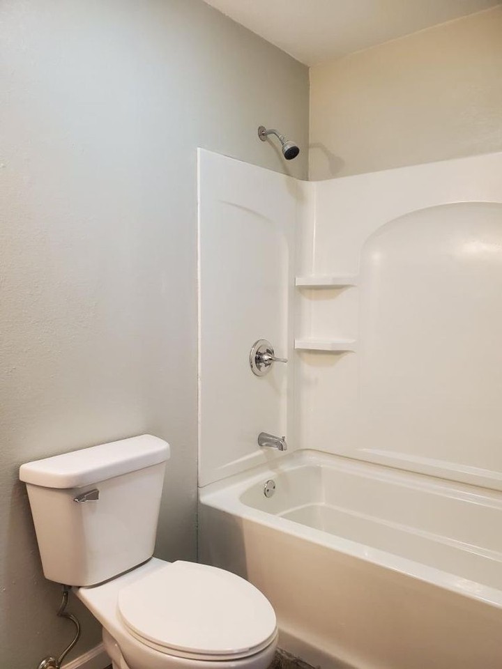 152 E. Vienna St - Photo 6 of 14