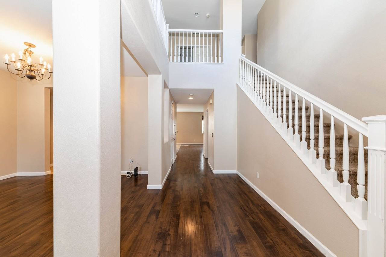 29359 Milford Ct - Photo 2 of 28