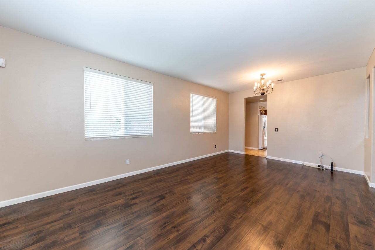 29359 Milford Ct - Photo 3 of 28