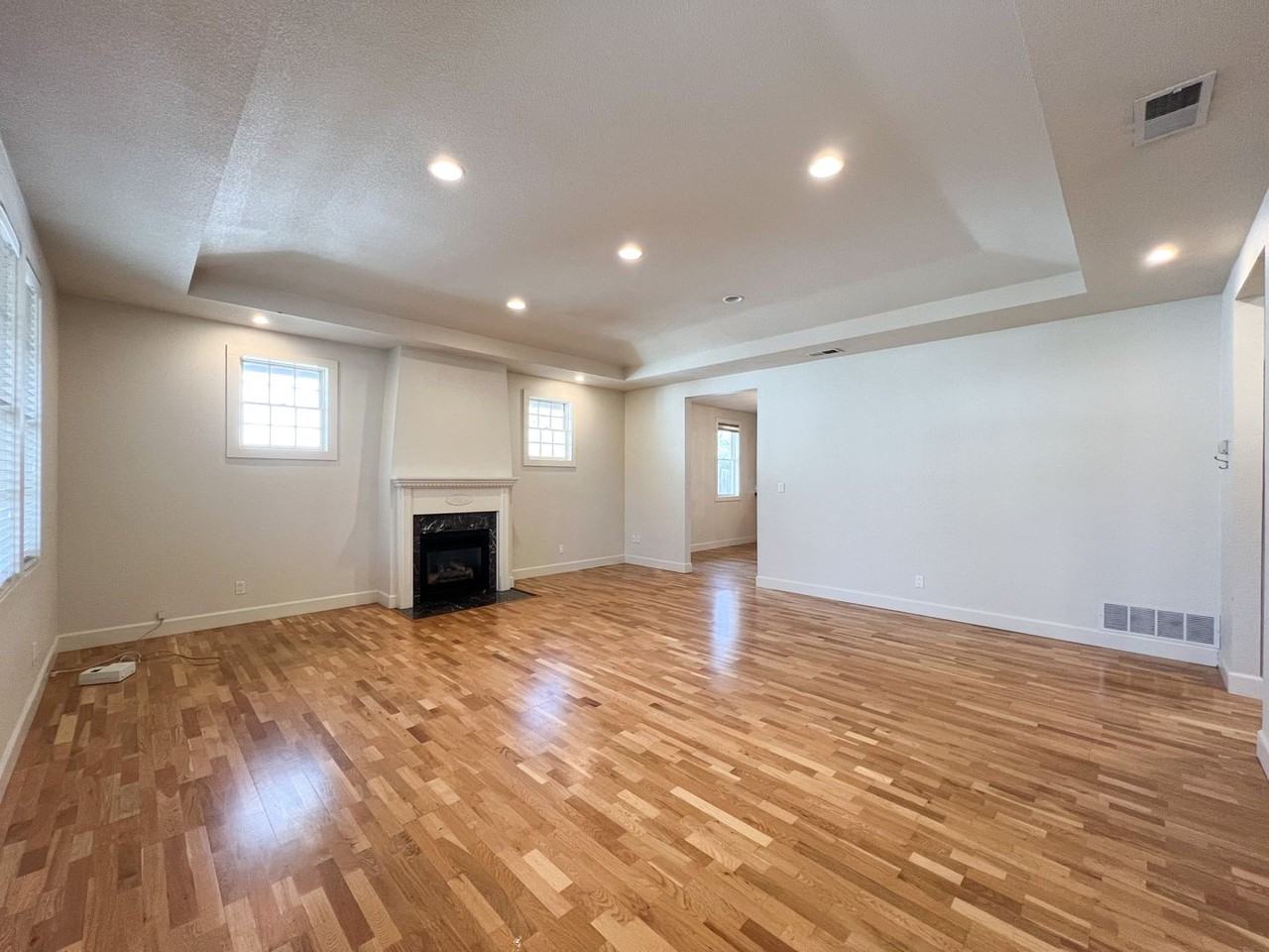 2164 Cantalier St - Photo 3 of 33