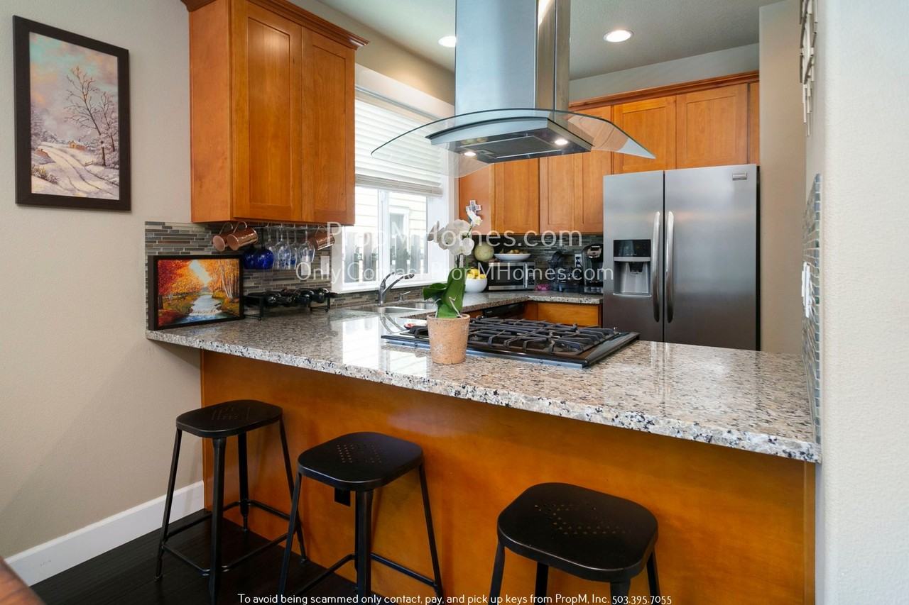 1635 Se 88th Ave - Photo 2 of 20