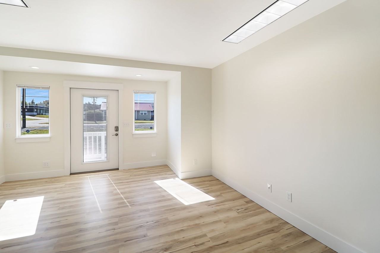 814 28th Street - Photo 2 of 10