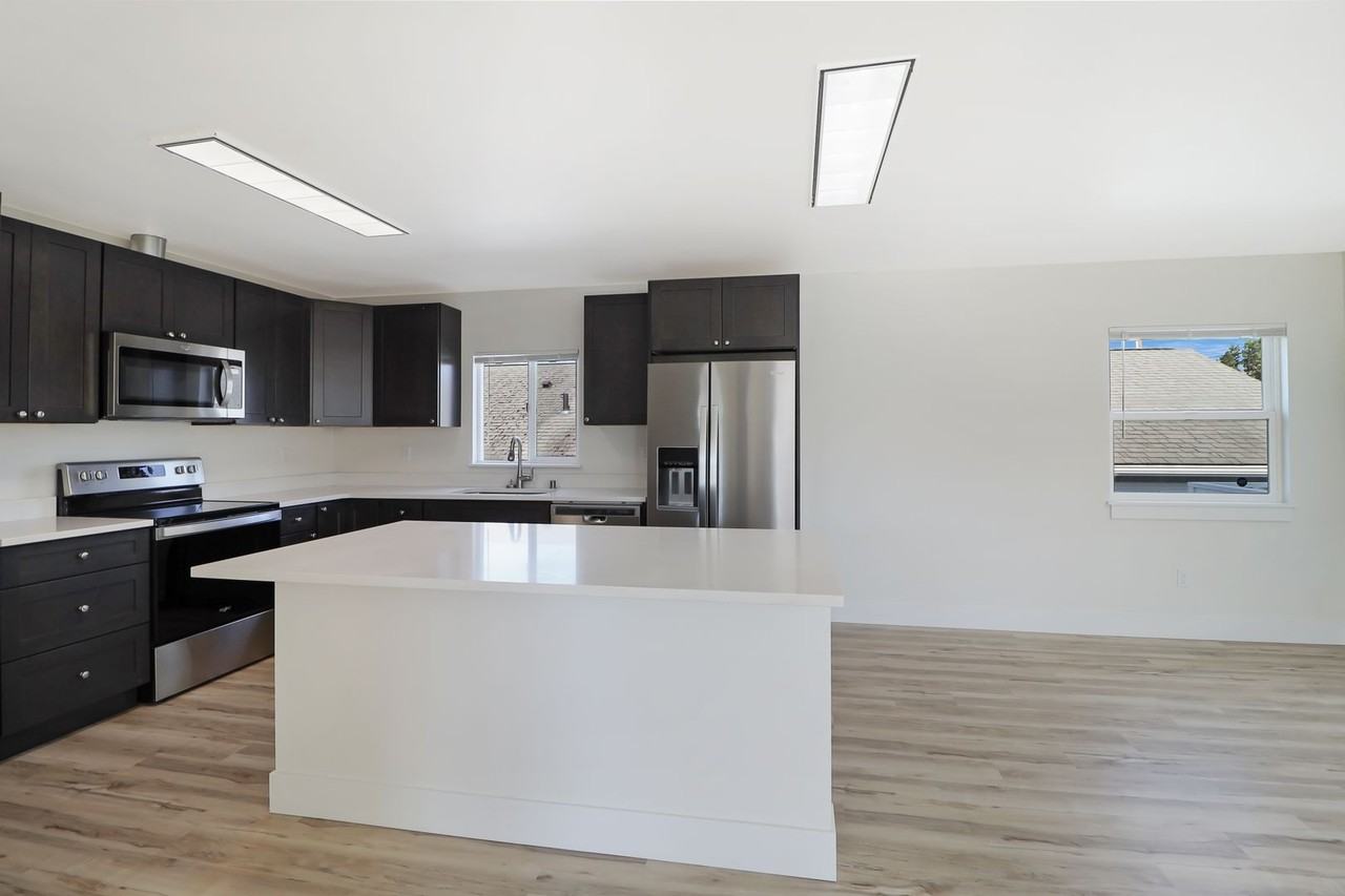 814 28th Street - Photo 5 of 10