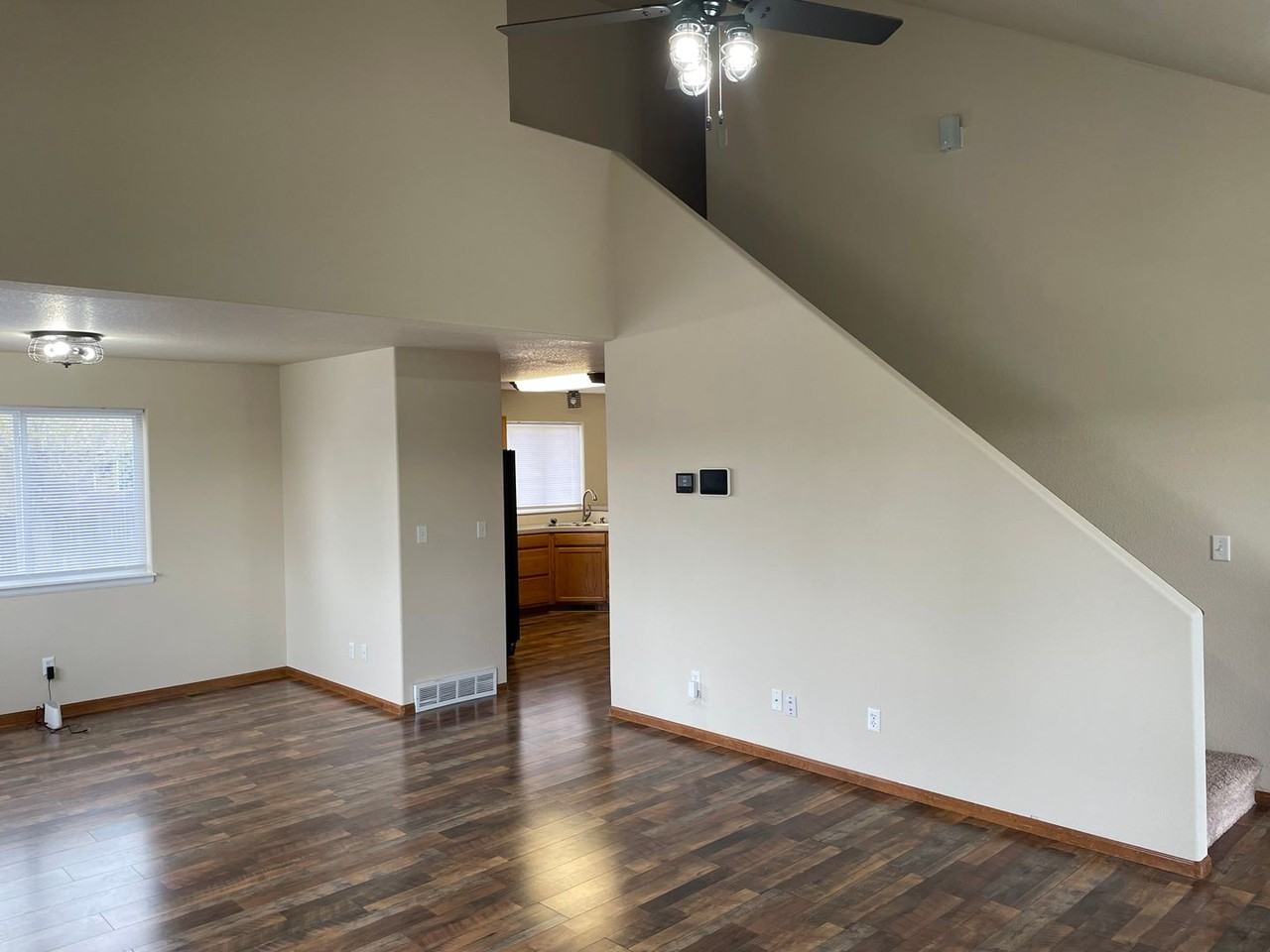 494 S Tamera Ave - Photo 3 of 34