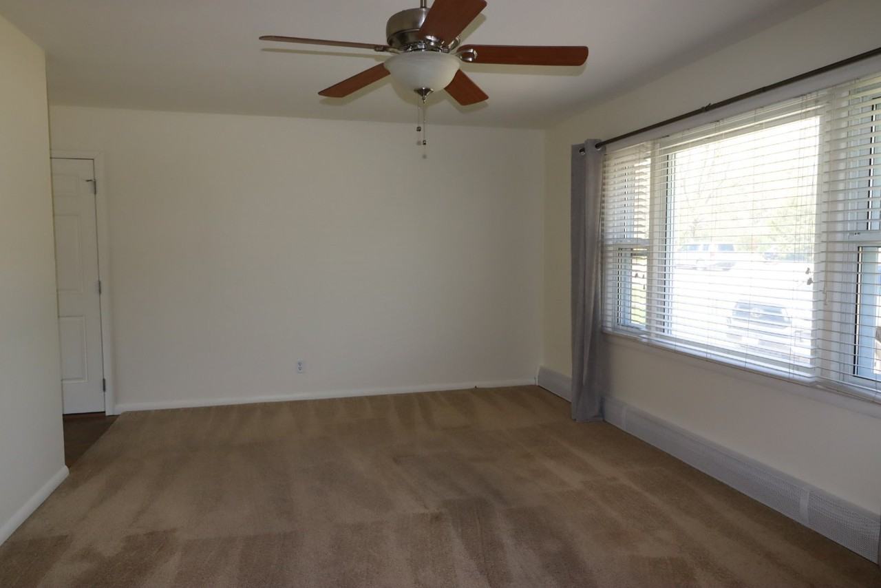 976 W Cecil St - Photo 5 of 30