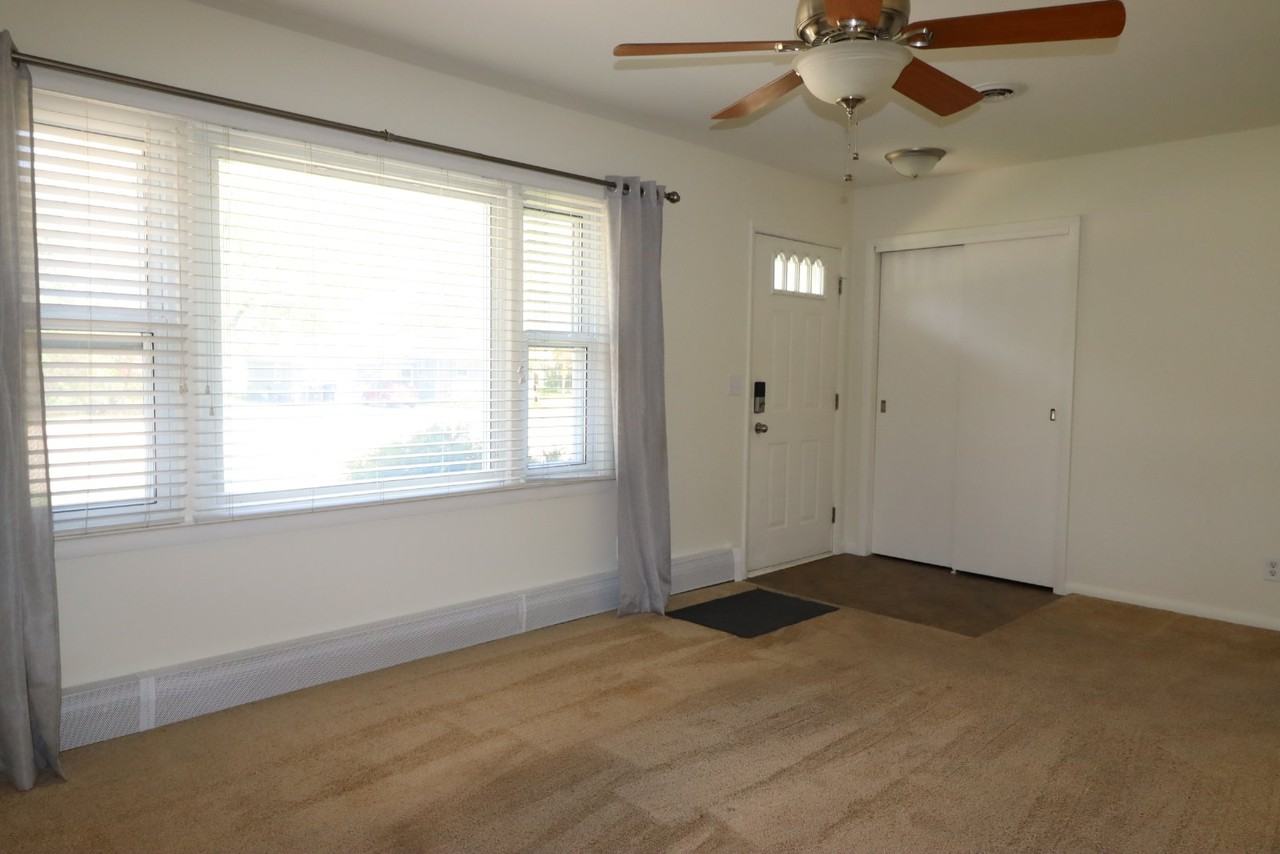 976 W Cecil St - Photo 7 of 30