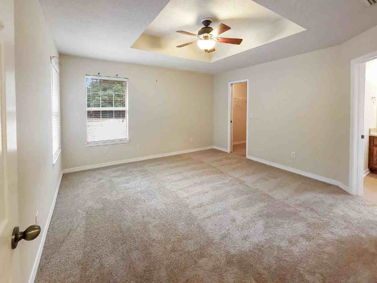 6914 Yucatan St - Photo 3 of 24