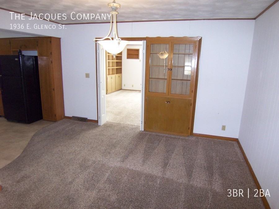 1936 East Glenco Street - Photo 5 of 16