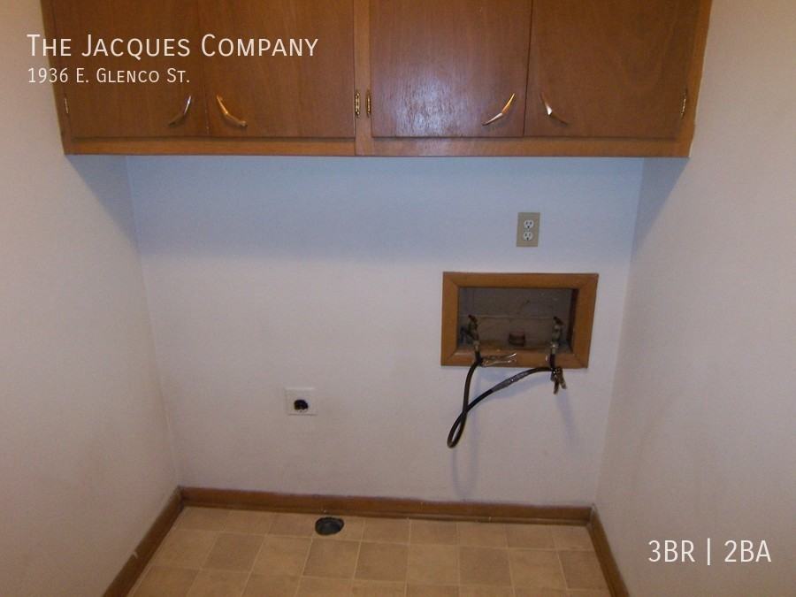 1936 East Glenco Street - Photo 7 of 16