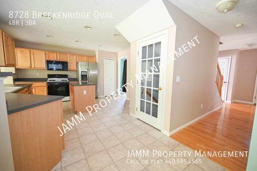 8728 Breckenridge Oval - Photo 3 of 26