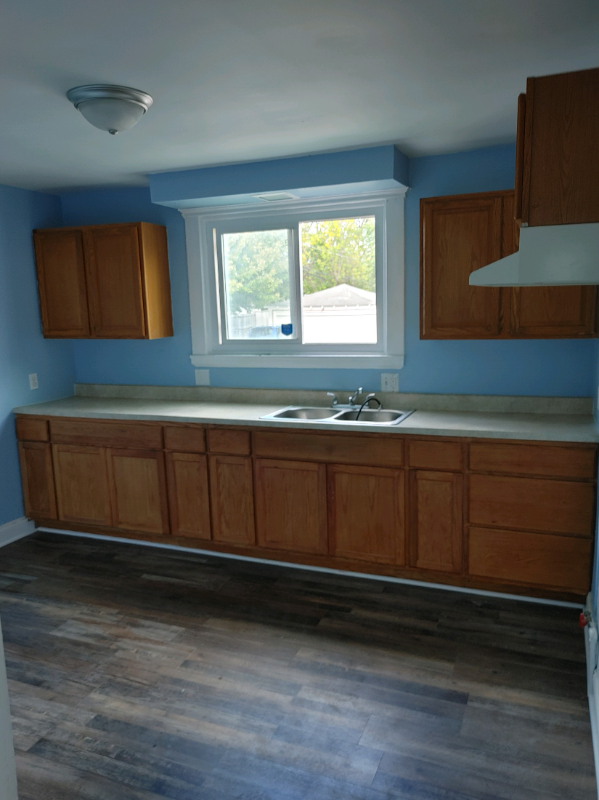 342 Davidson Ave #LOWER