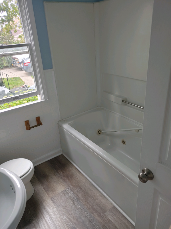 342 Davidson Ave - Photo 3 of 12