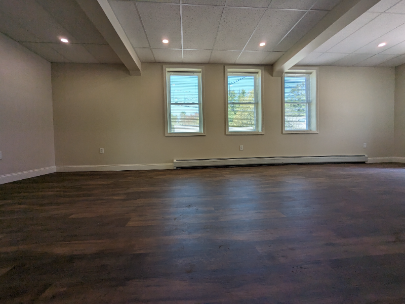 242 Main St - Photo 3 of 7