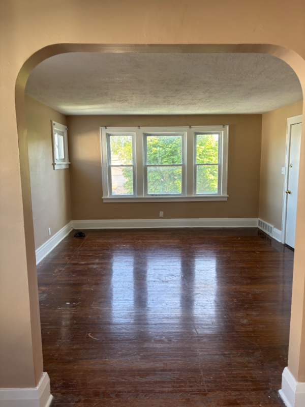 346 Westgate Rd - Photo 3 of 11