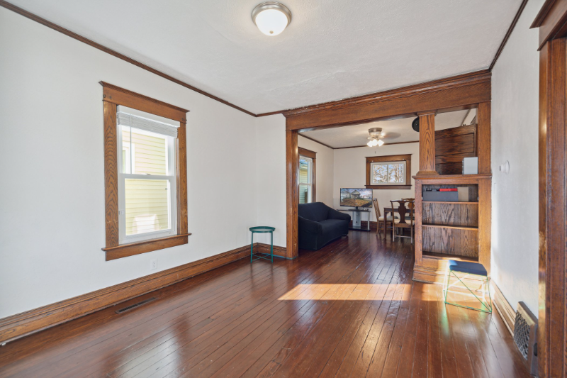 1800 Herbert St - Photo 2 of 8