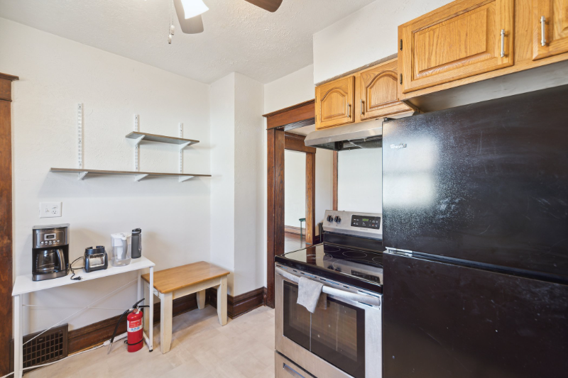 1800 Herbert St - Photo 4 of 8