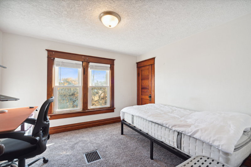 1800 Herbert St - Photo 5 of 8