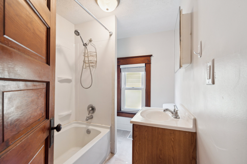 1800 Herbert St - Photo 6 of 8