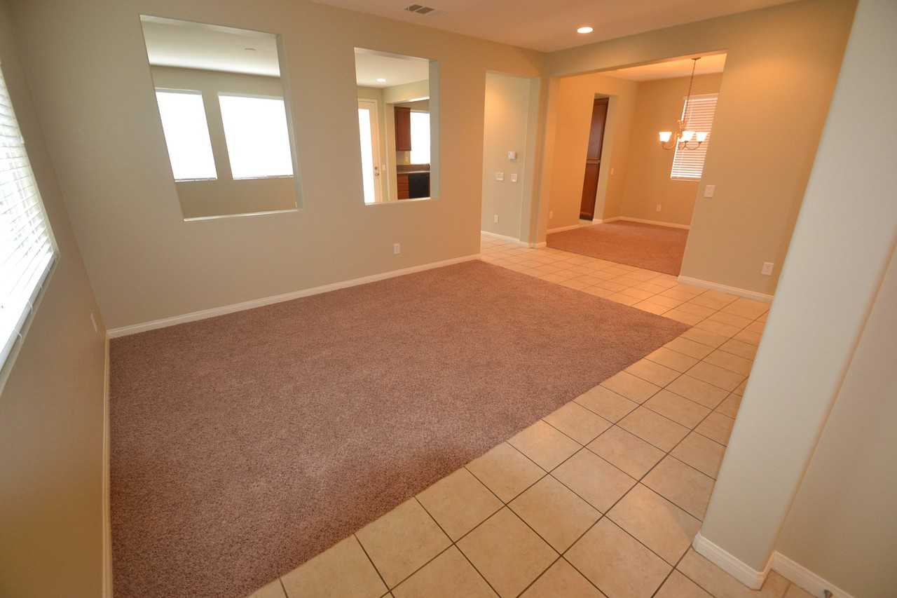 34250 Ogrady Ct - Photo 2 of 15