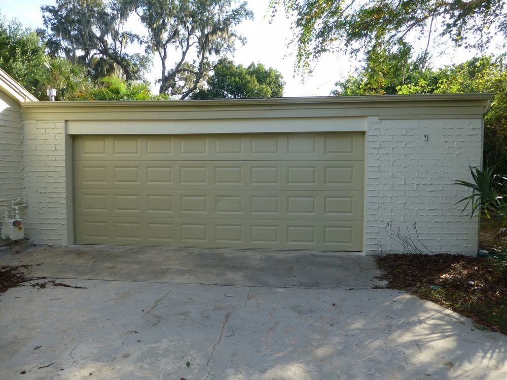 470 Clarendon Ave - Photo 2 of 16