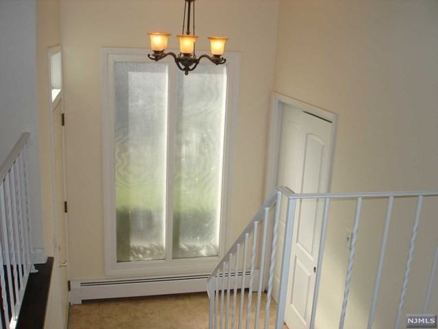 39 W Bayview Ave - Photo 2 of 14