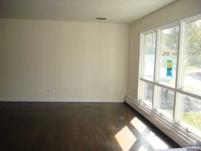 39 W Bayview Ave - Photo 3 of 14