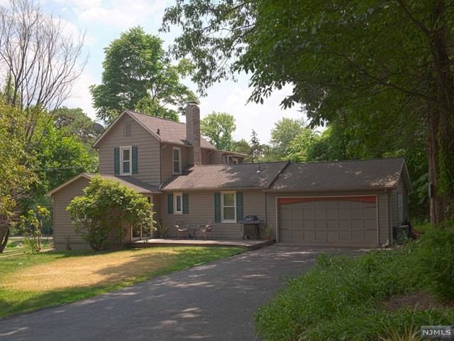390 Mountain Ave - Photo 2 of 14