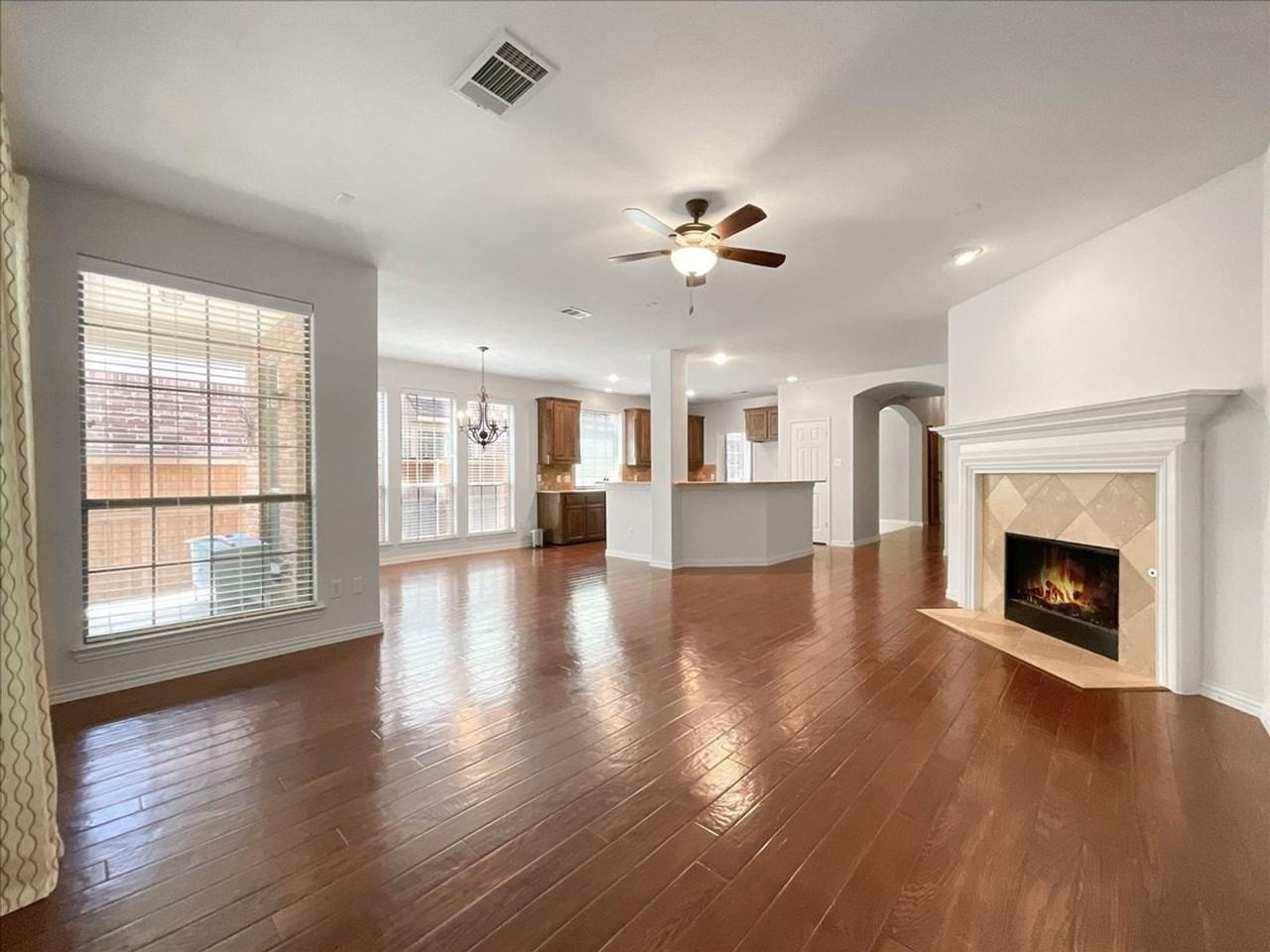 1504 Tangle Ridge Dr - Photo 2 of 39