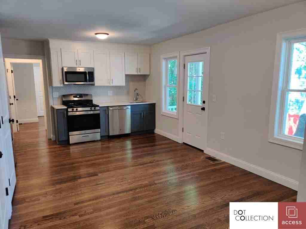 183 Whitwell St #2