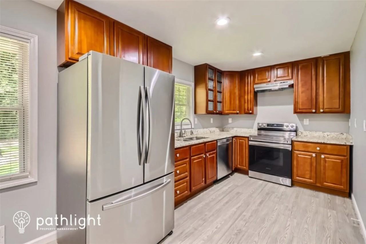 2455 Thornton Dr - Photo 2 of 17