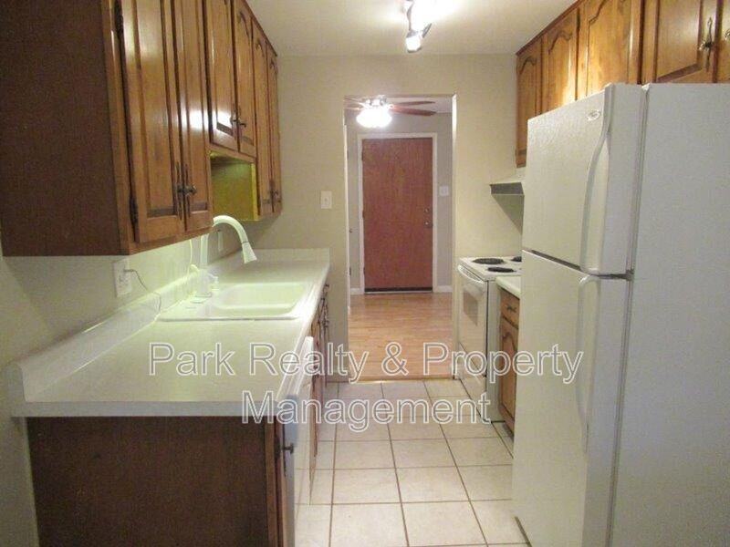 1672 S Benton St - Photo 2 of 7