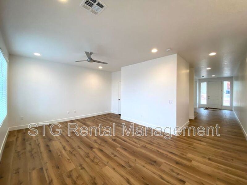 438 N Stone Mountain Dr #A - Photo 4 of 33