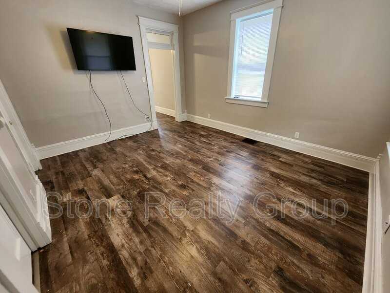 1325 S 13th St - Photo 2 of 11