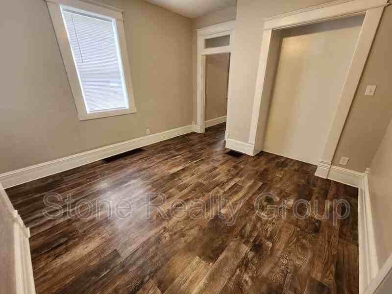 1325 S 13th St - Photo 3 of 11