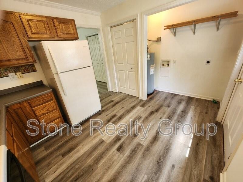 760 S Fulton St #A - Photo 3 of 9